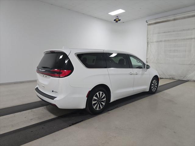 used 2022 Chrysler Pacifica Hybrid car, priced at $20,799