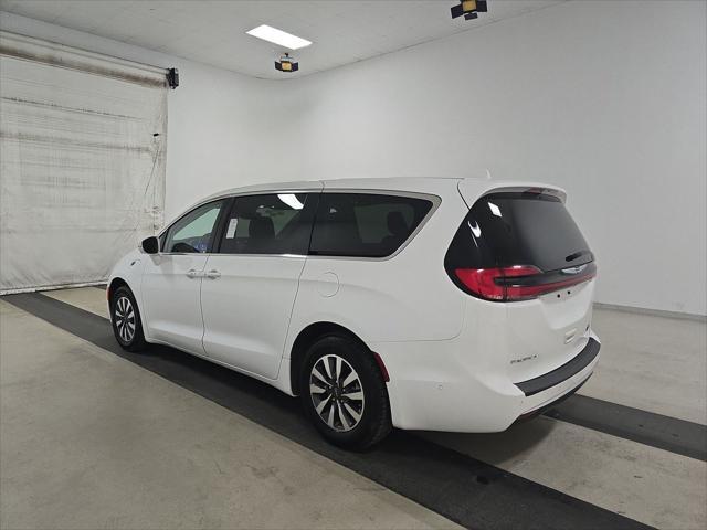 used 2022 Chrysler Pacifica Hybrid car, priced at $20,799