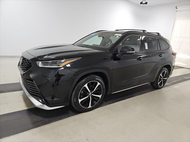 used 2022 Toyota Highlander car, priced at $39,799