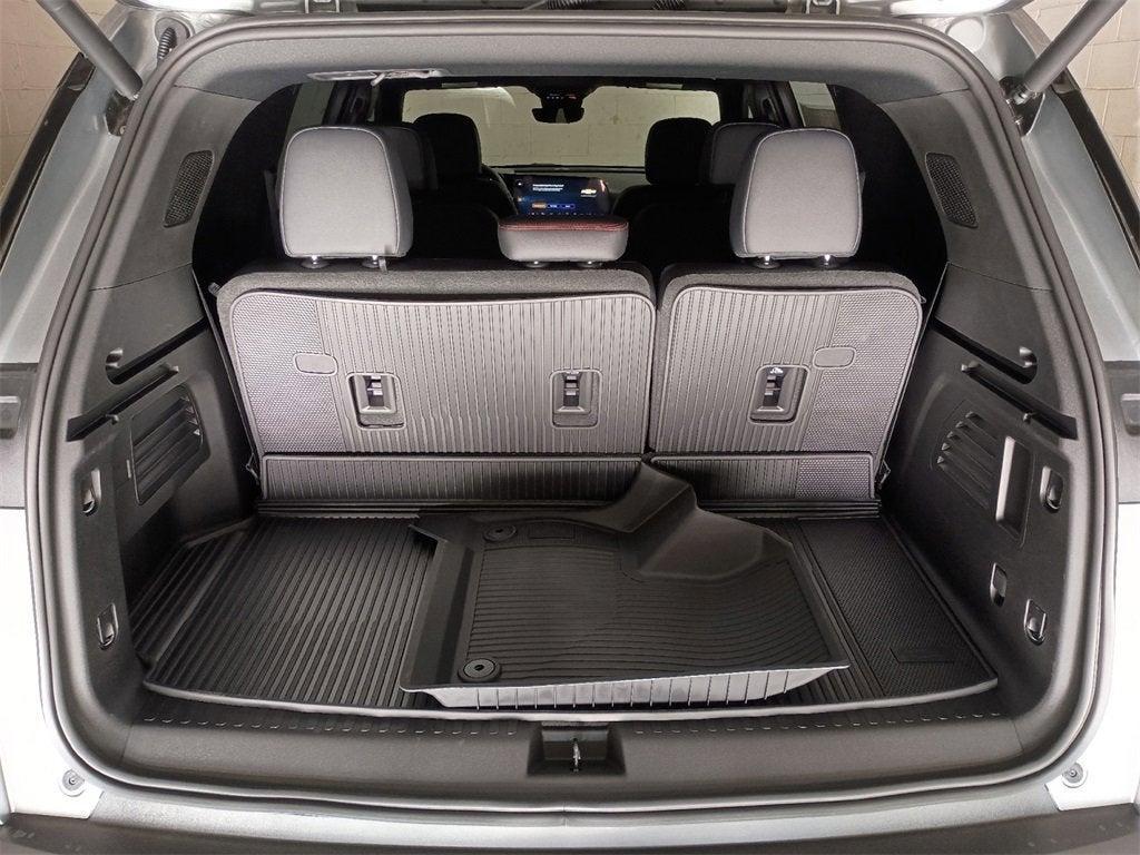 new 2026 Chevrolet Traverse car, priced at $54,040