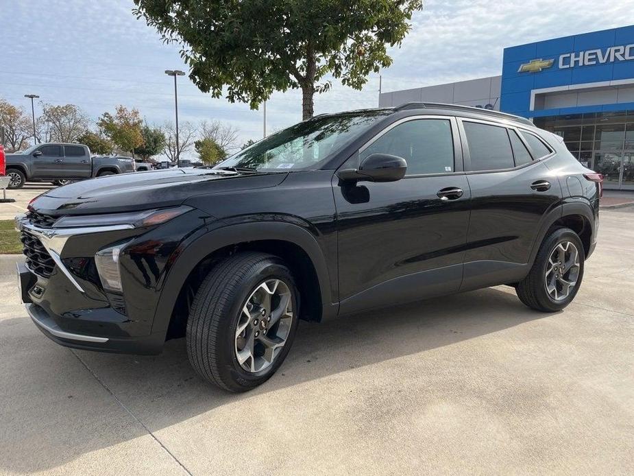 new 2025 Chevrolet Trax car, priced at $25,975