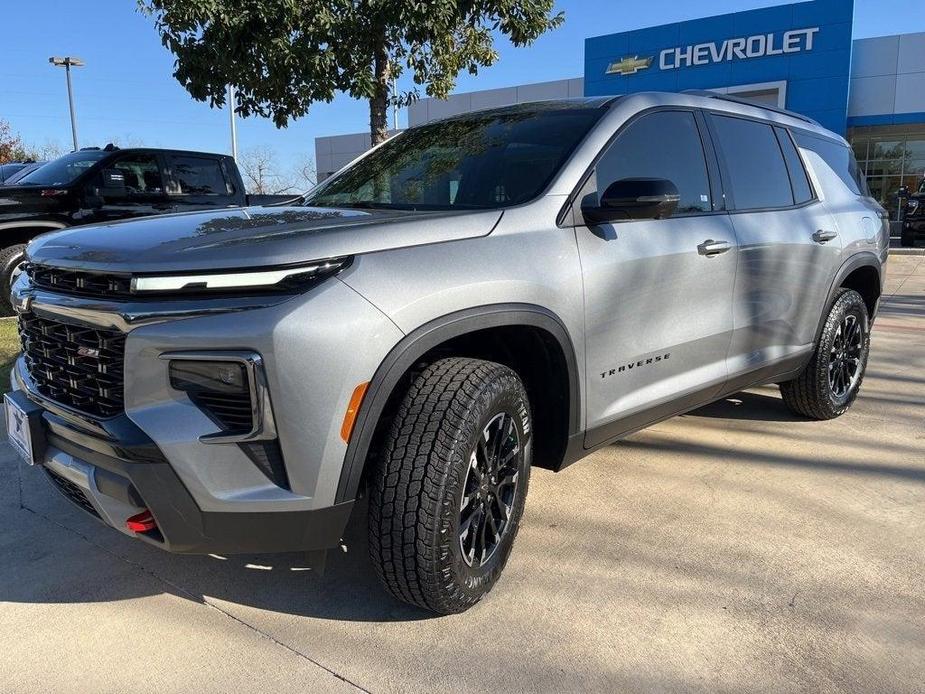 new 2025 Chevrolet Traverse car, priced at $50,995