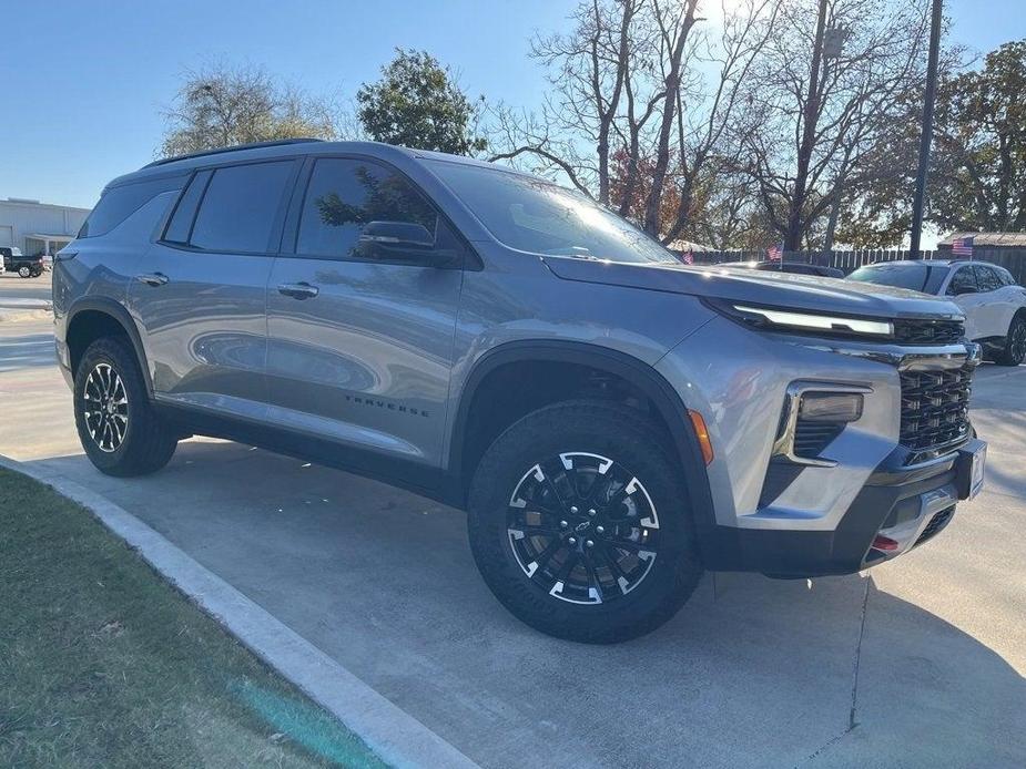 new 2025 Chevrolet Traverse car, priced at $50,995