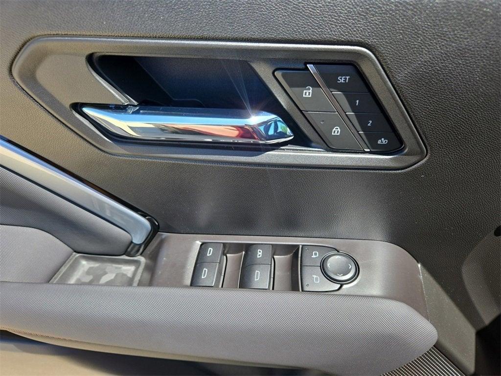 new 2025 Chevrolet Colorado car, priced at $46,075