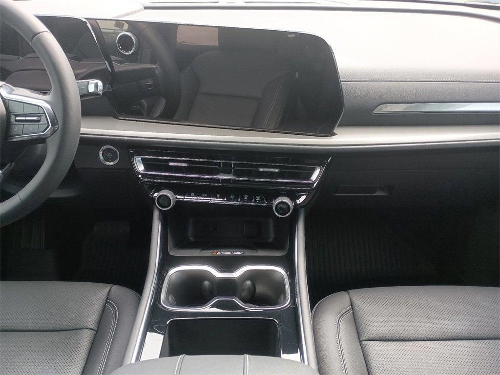 new 2025 Chevrolet Traverse car, priced at $43,160