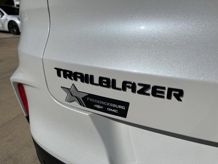 new 2025 Chevrolet TrailBlazer car, priced at $31,325