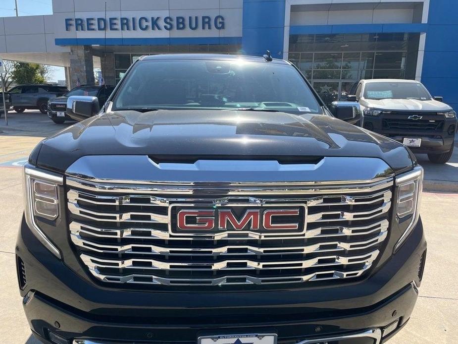 new 2025 GMC Sierra 1500 car, priced at $74,605