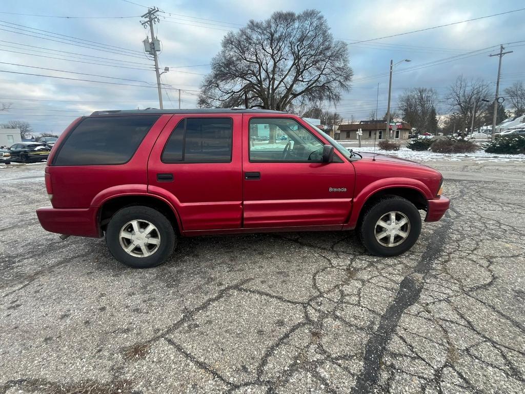 used 2000 Oldsmobile Bravada car, priced at $2,500