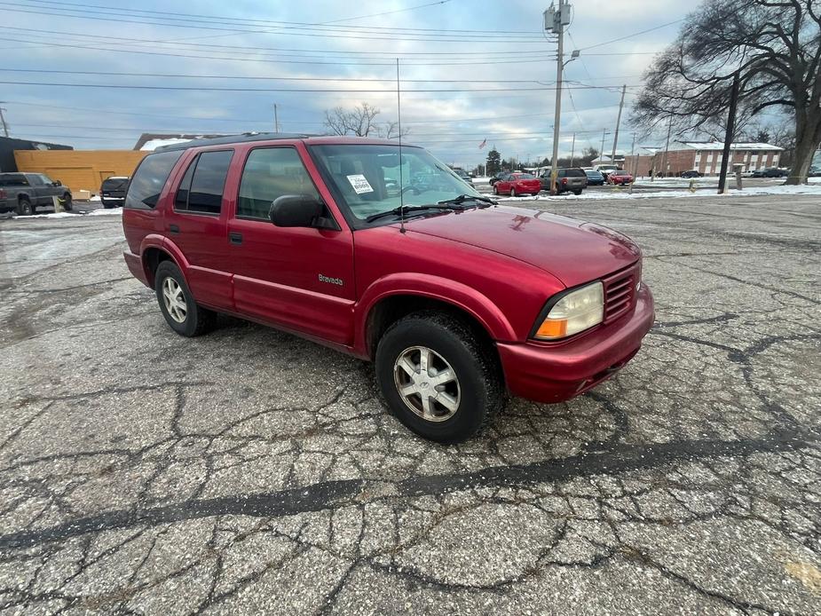 used 2000 Oldsmobile Bravada car, priced at $2,500