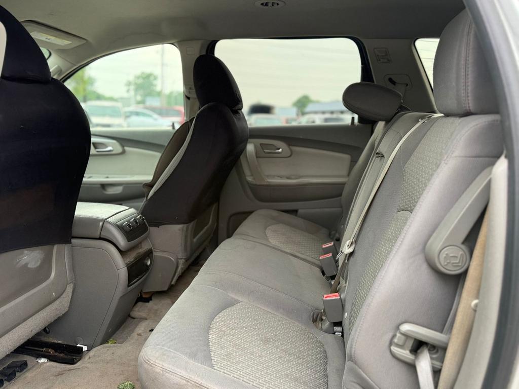 used 2012 Chevrolet Traverse car, priced at $3,500