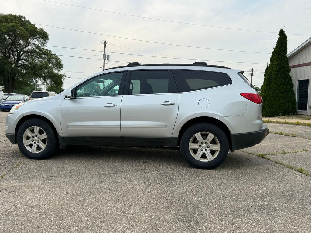 used 2012 Chevrolet Traverse car, priced at $3,500