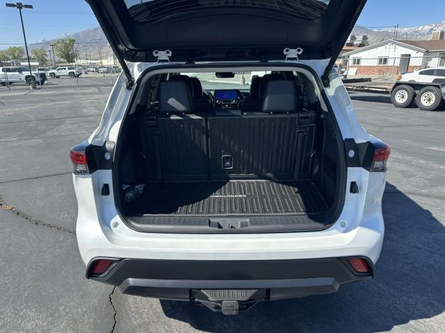 new 2025 Toyota Highlander Hybrid car, priced at $51,777