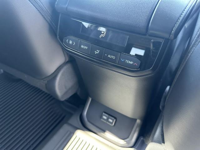 new 2025 Toyota Highlander Hybrid car, priced at $51,777