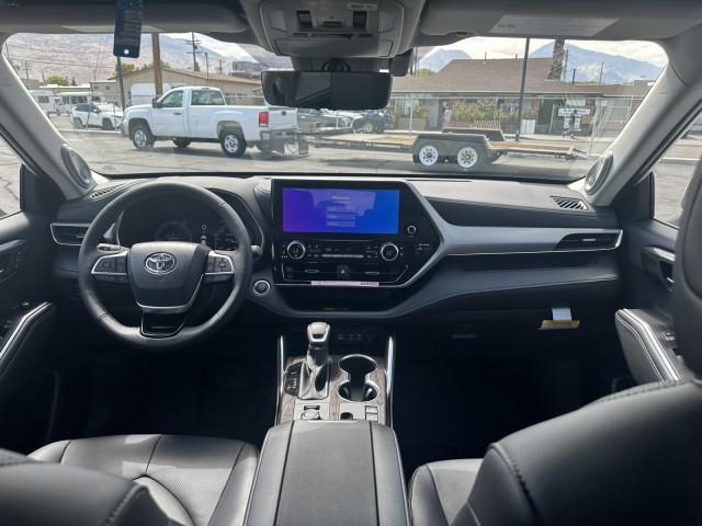 new 2025 Toyota Highlander car, priced at $55,423