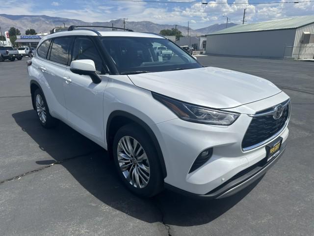 new 2025 Toyota Highlander car, priced at $55,423