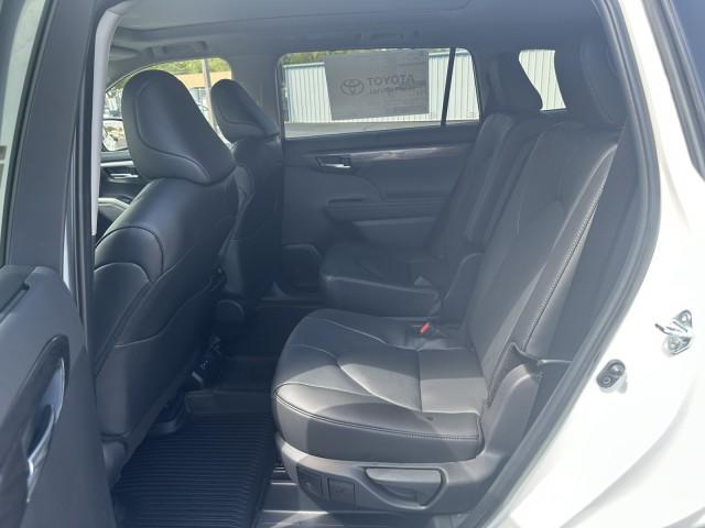 new 2025 Toyota Highlander car, priced at $55,423