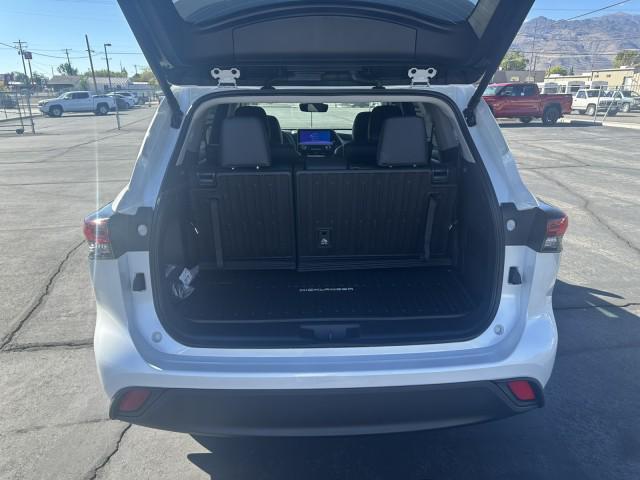 new 2025 Toyota Highlander car, priced at $48,943