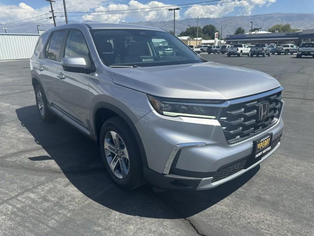 new 2025 Honda Pilot car, priced at $45,998