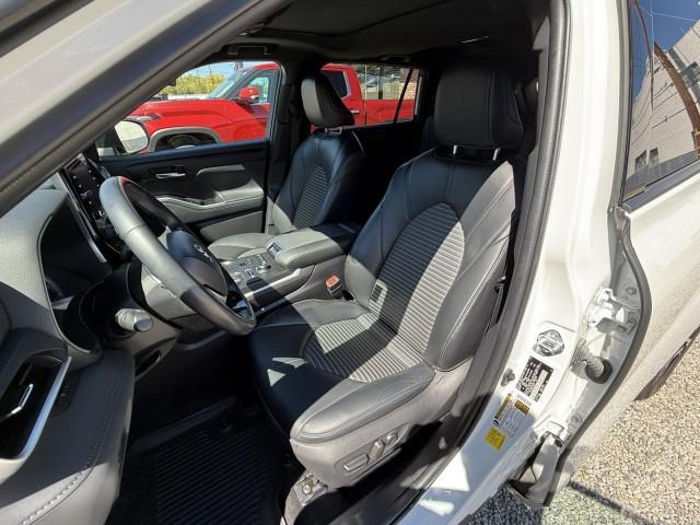 used 2022 Toyota Highlander car, priced at $37,998
