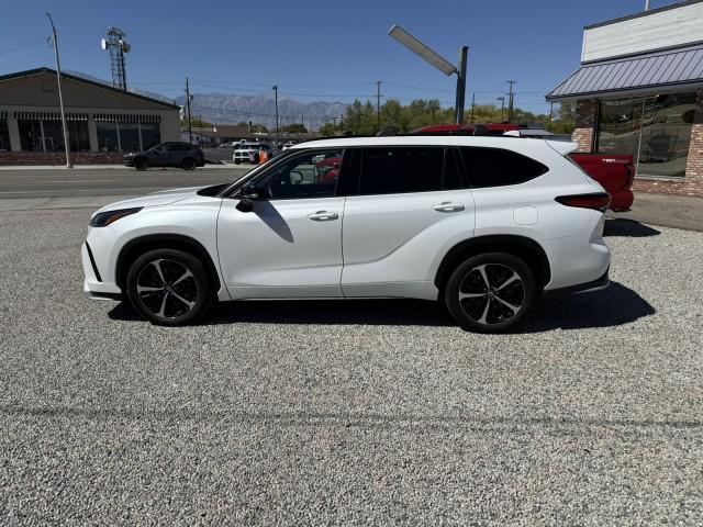 used 2022 Toyota Highlander car, priced at $37,998