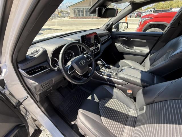 used 2022 Toyota Highlander car, priced at $37,998