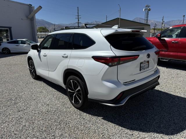 used 2022 Toyota Highlander car, priced at $37,998