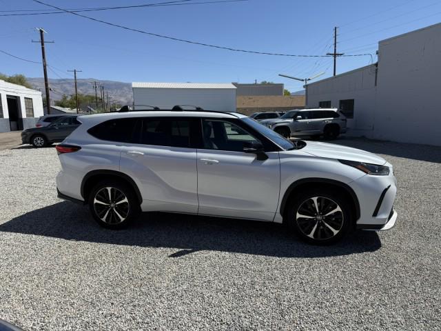 used 2022 Toyota Highlander car, priced at $37,998