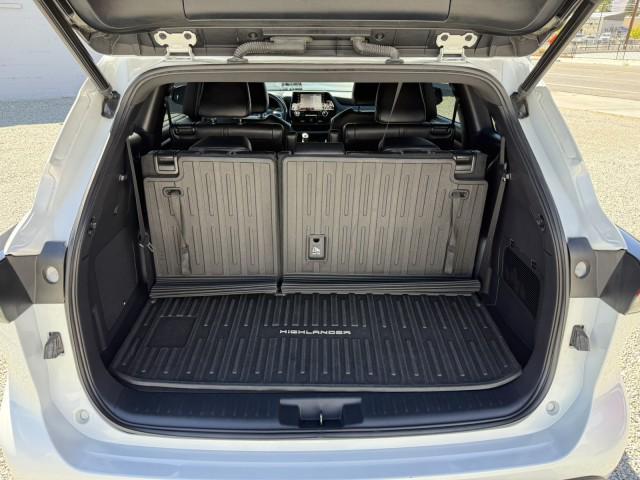used 2022 Toyota Highlander car, priced at $37,998