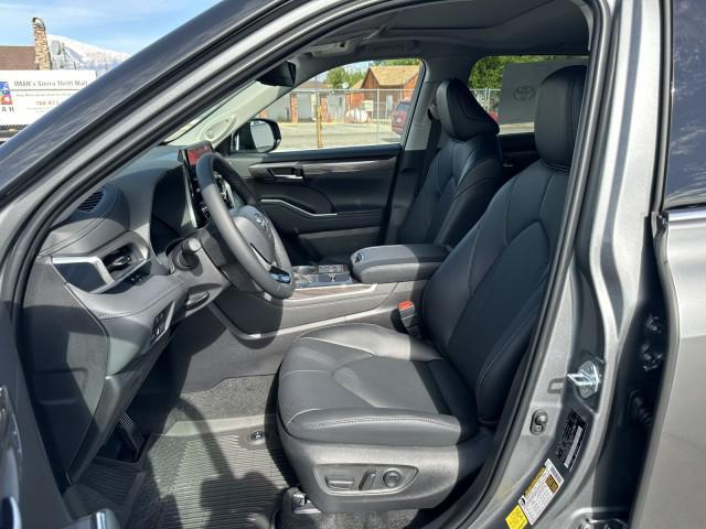 new 2025 Toyota Highlander Hybrid car, priced at $54,358