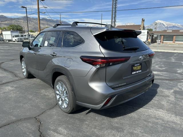 new 2025 Toyota Highlander Hybrid car, priced at $54,358