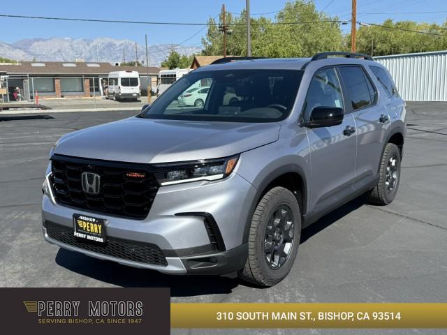 new 2025 Honda Pilot car, priced at $49,998