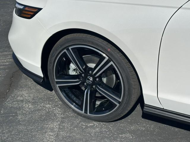 new 2025 Honda Accord Hybrid car, priced at $33,998