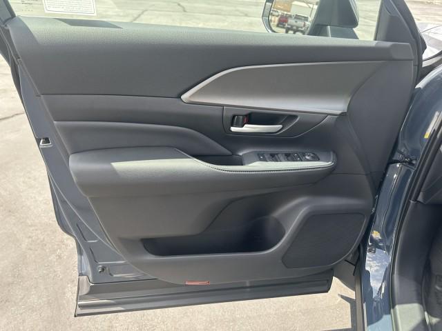 new 2025 Toyota Grand Highlander car, priced at $49,352