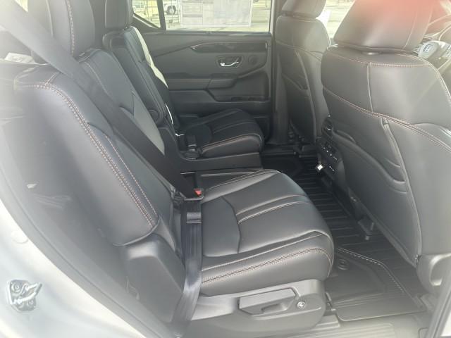 new 2025 Honda Pilot car, priced at $49,998