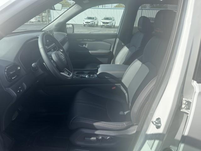 new 2025 Honda Pilot car, priced at $49,998