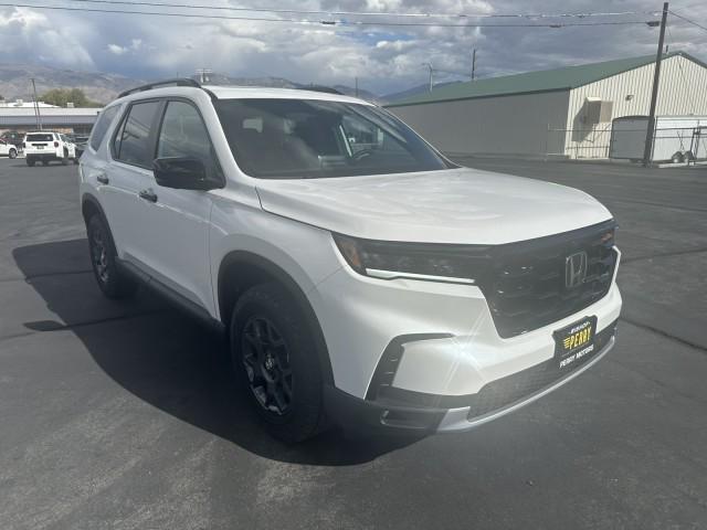 new 2025 Honda Pilot car, priced at $49,998