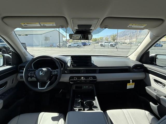new 2025 Honda Pilot car, priced at $46,505