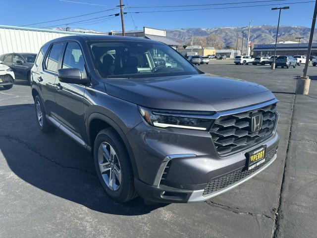 new 2025 Honda Pilot car, priced at $45,998