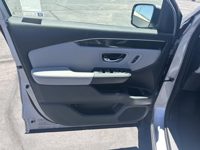 new 2025 Honda Pilot car, priced at $51,998