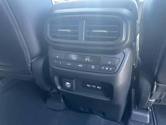 new 2025 Honda Pilot car, priced at $51,998