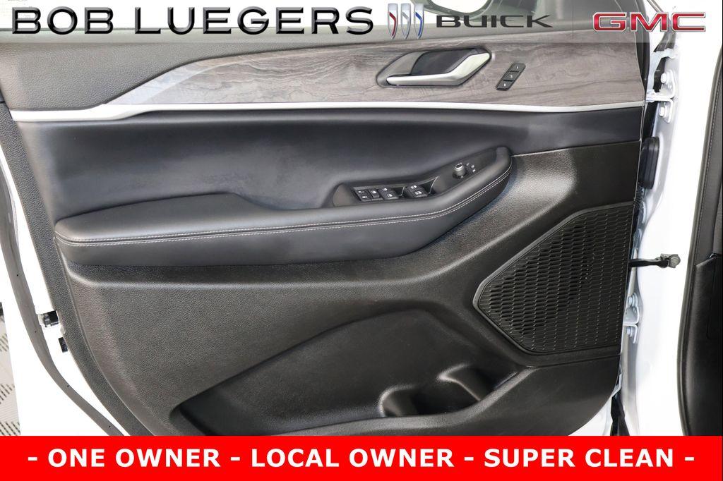 used 2024 Jeep Grand Cherokee L car, priced at $40,588