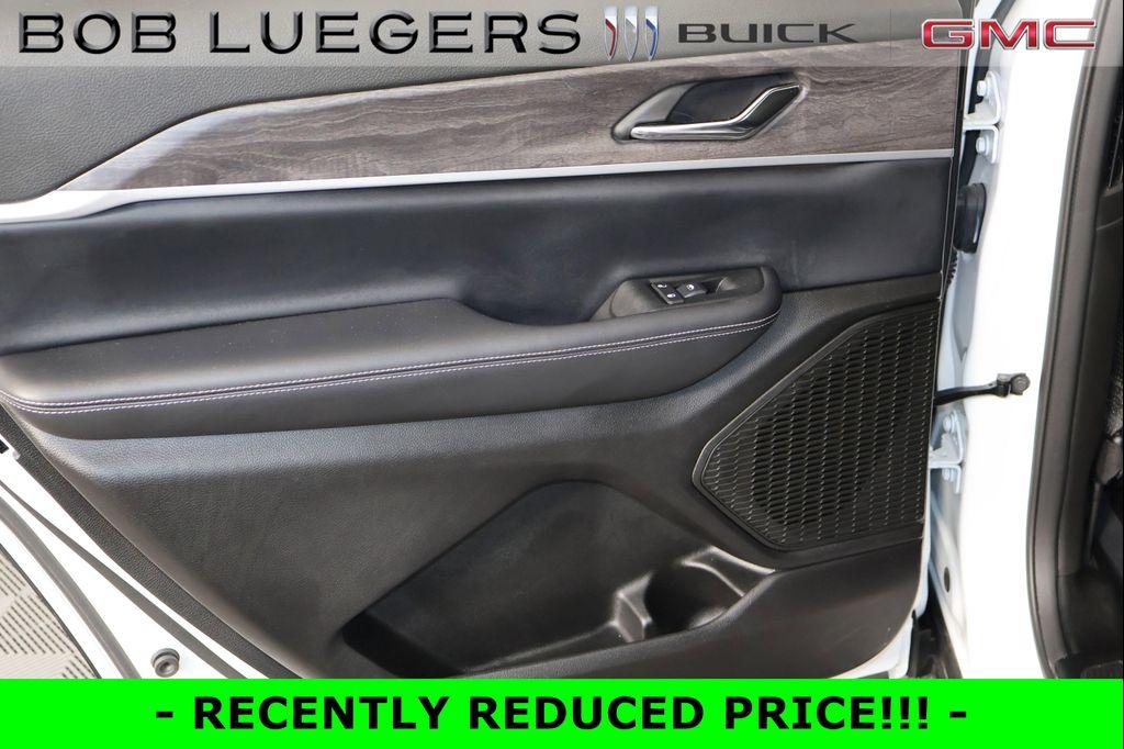 used 2024 Jeep Grand Cherokee L car, priced at $37,659