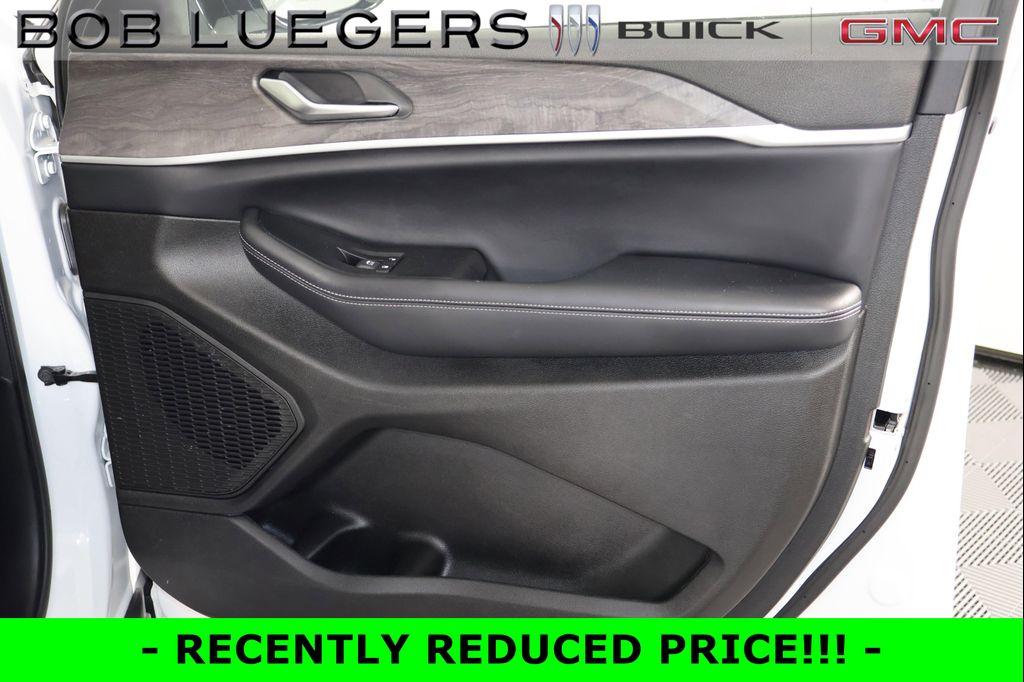 used 2024 Jeep Grand Cherokee L car, priced at $37,659