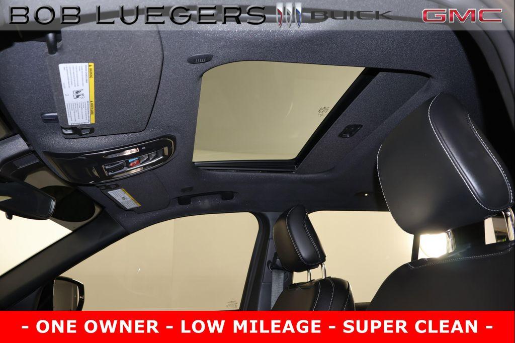 used 2023 Jeep Grand Cherokee car, priced at $35,989