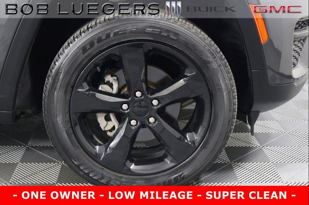 used 2023 Jeep Grand Cherokee car, priced at $35,989