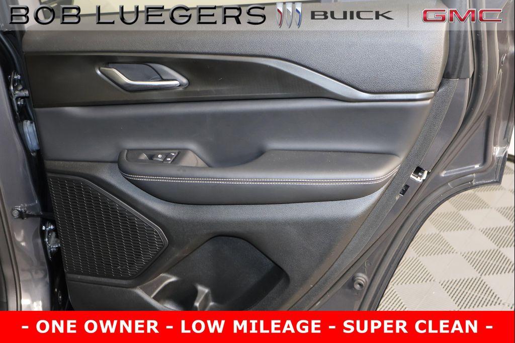 used 2023 Jeep Grand Cherokee car, priced at $35,989