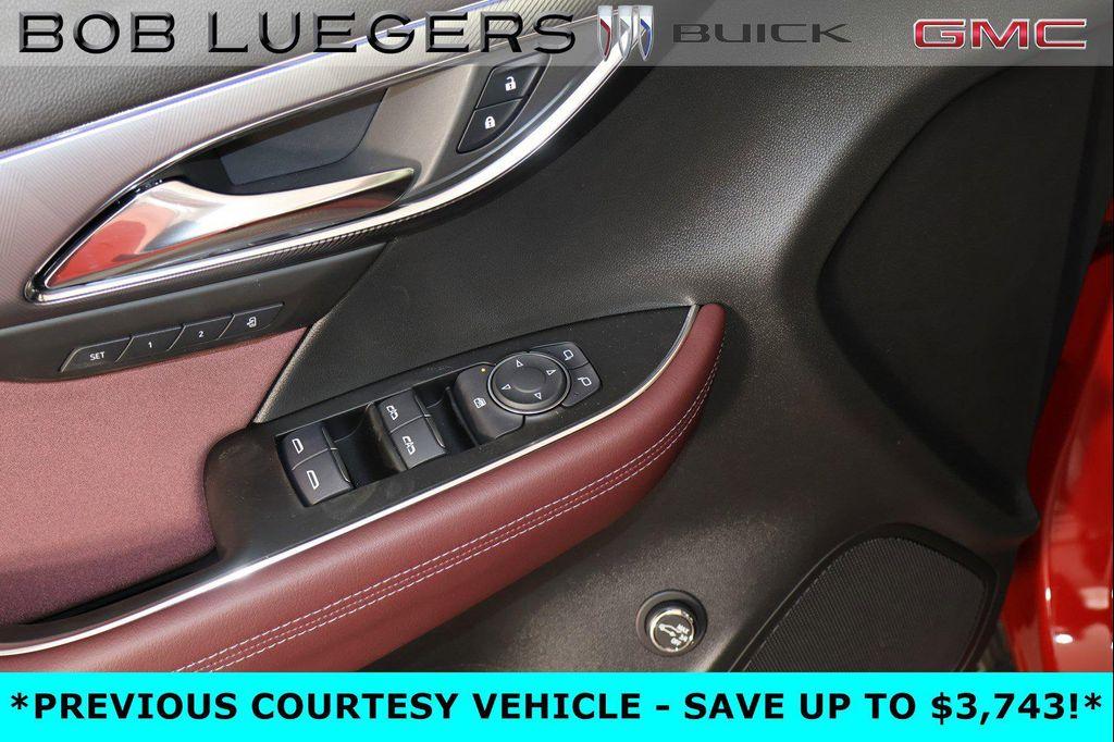 new 2025 Buick Envision car, priced at $39,992