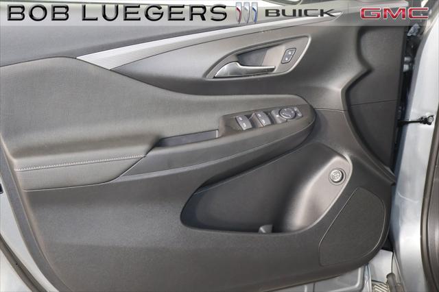 new 2025 Buick Envista car, priced at $30,222