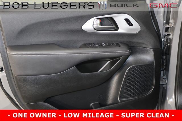 used 2025 Chrysler Pacifica car, priced at $44,989