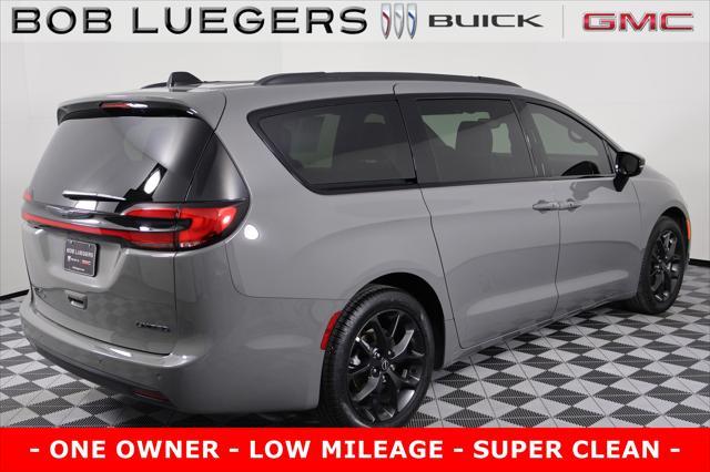 used 2025 Chrysler Pacifica car, priced at $44,989